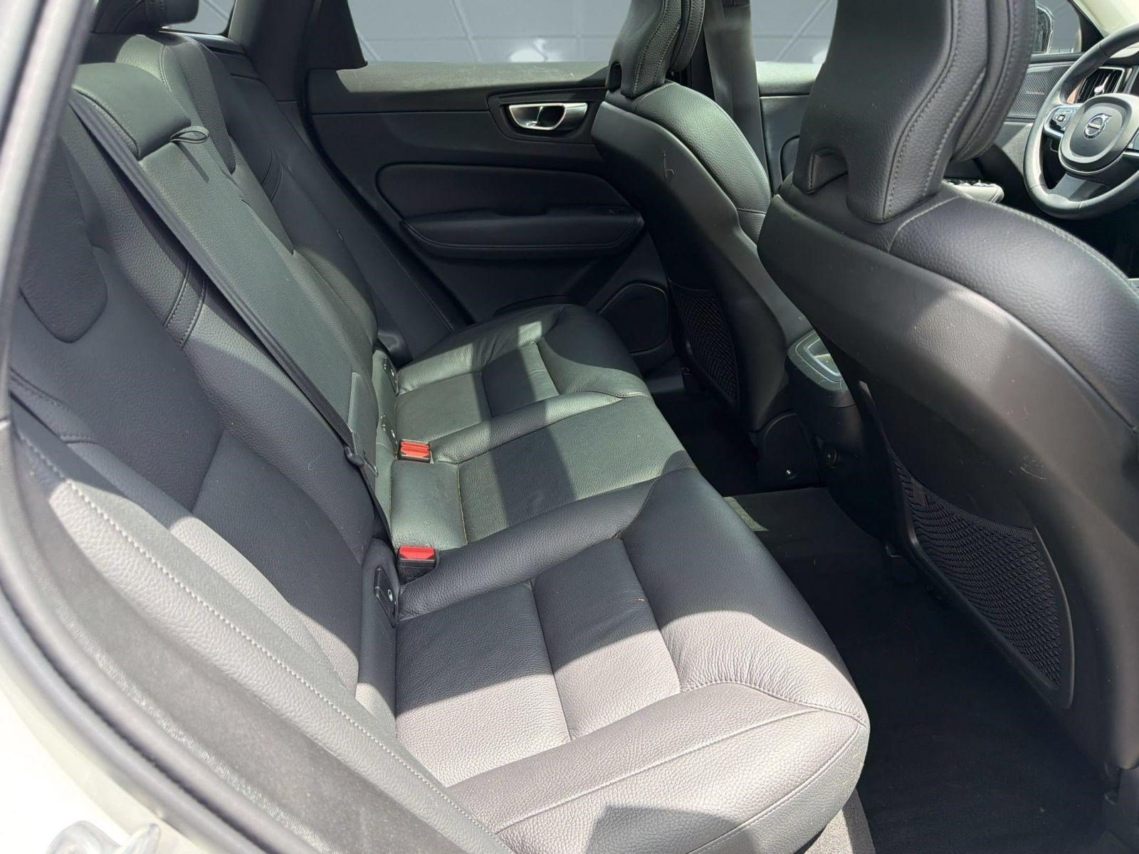 Certified 2024 Volvo XC60 B5 Plus w/ Protection Package Premier AWD/4WD image 30
