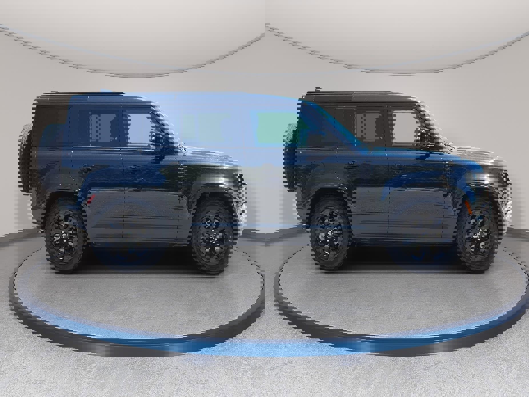 Used 2025 Land Rover Defender 110 S image 4