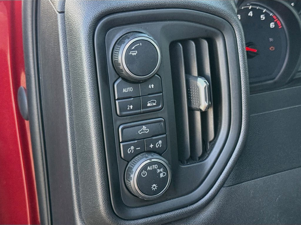 Used 2021 Chevrolet Silverado 1500 Custom AWD/4WD image 10