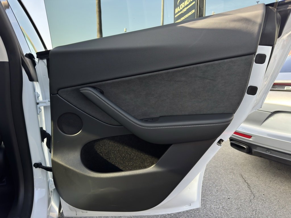 Used 2024 Tesla Model Y Long Range image 33