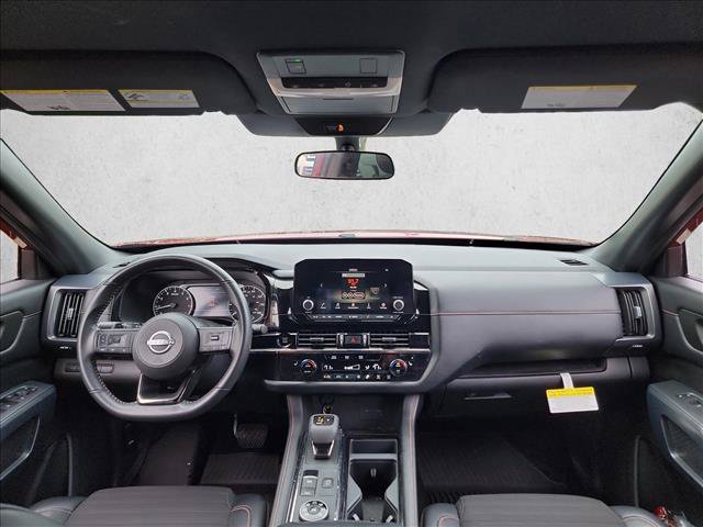 Used 2025 Nissan Pathfinder Rock Creek AWD/4WD image 18