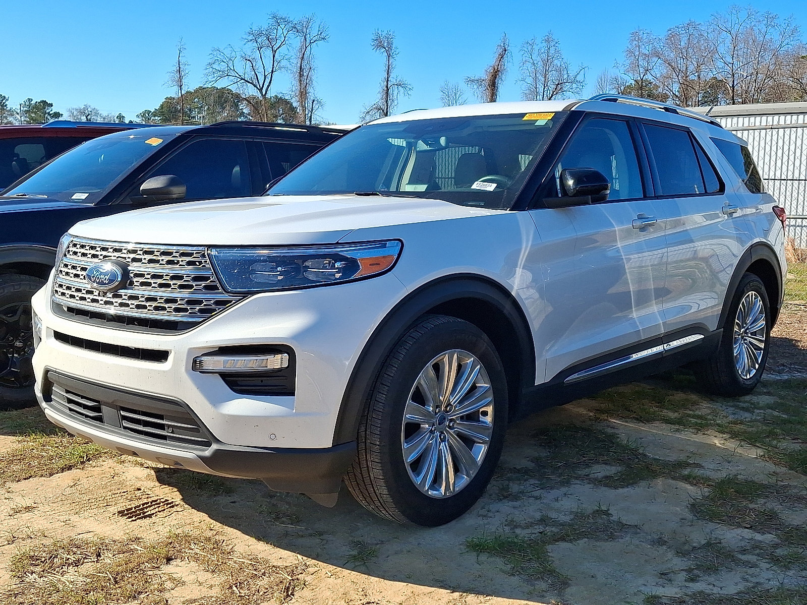 Used 2024 Ford Explorer Limited w/ Limited Technology Package image 2