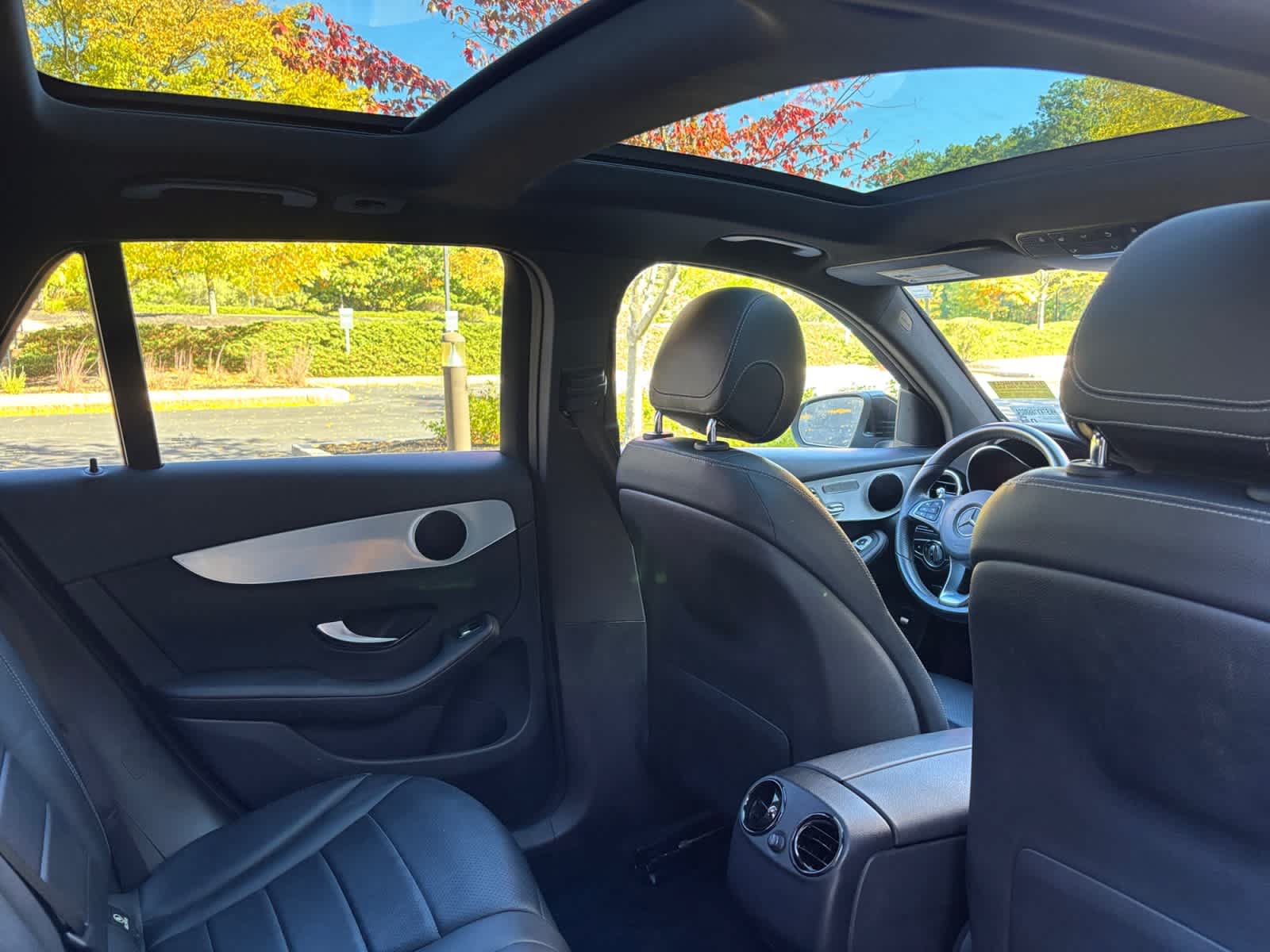 Used 2019 Mercedes-Benz GLC 300 4MATIC image 18