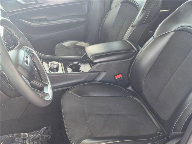 Used 2024 Jeep Grand Cherokee L Altitude AWD/4WD image 16