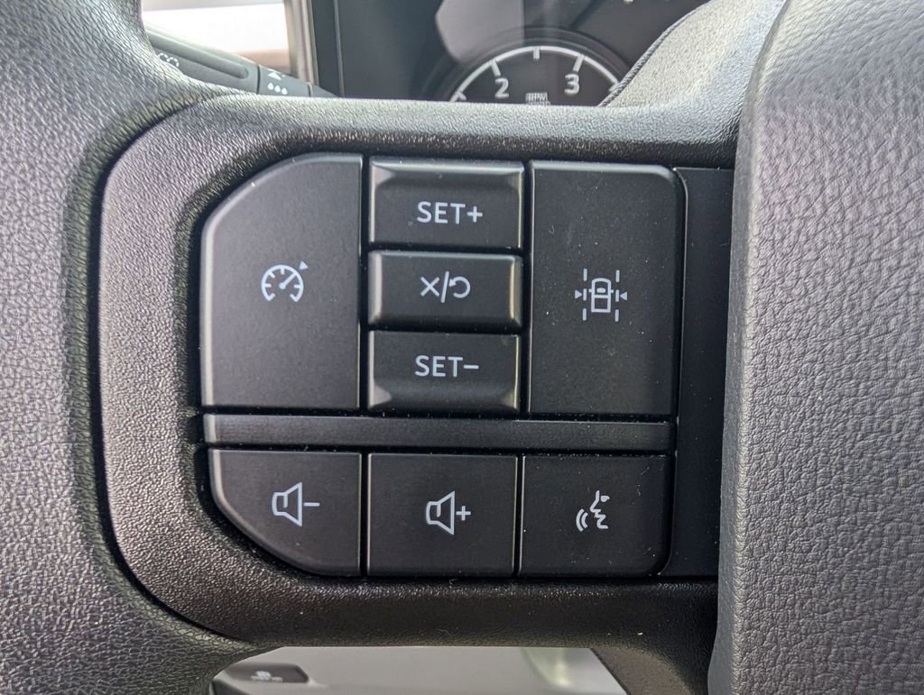 New 2025 Ford F550 4x4 Regular Cab Super Duty image 25