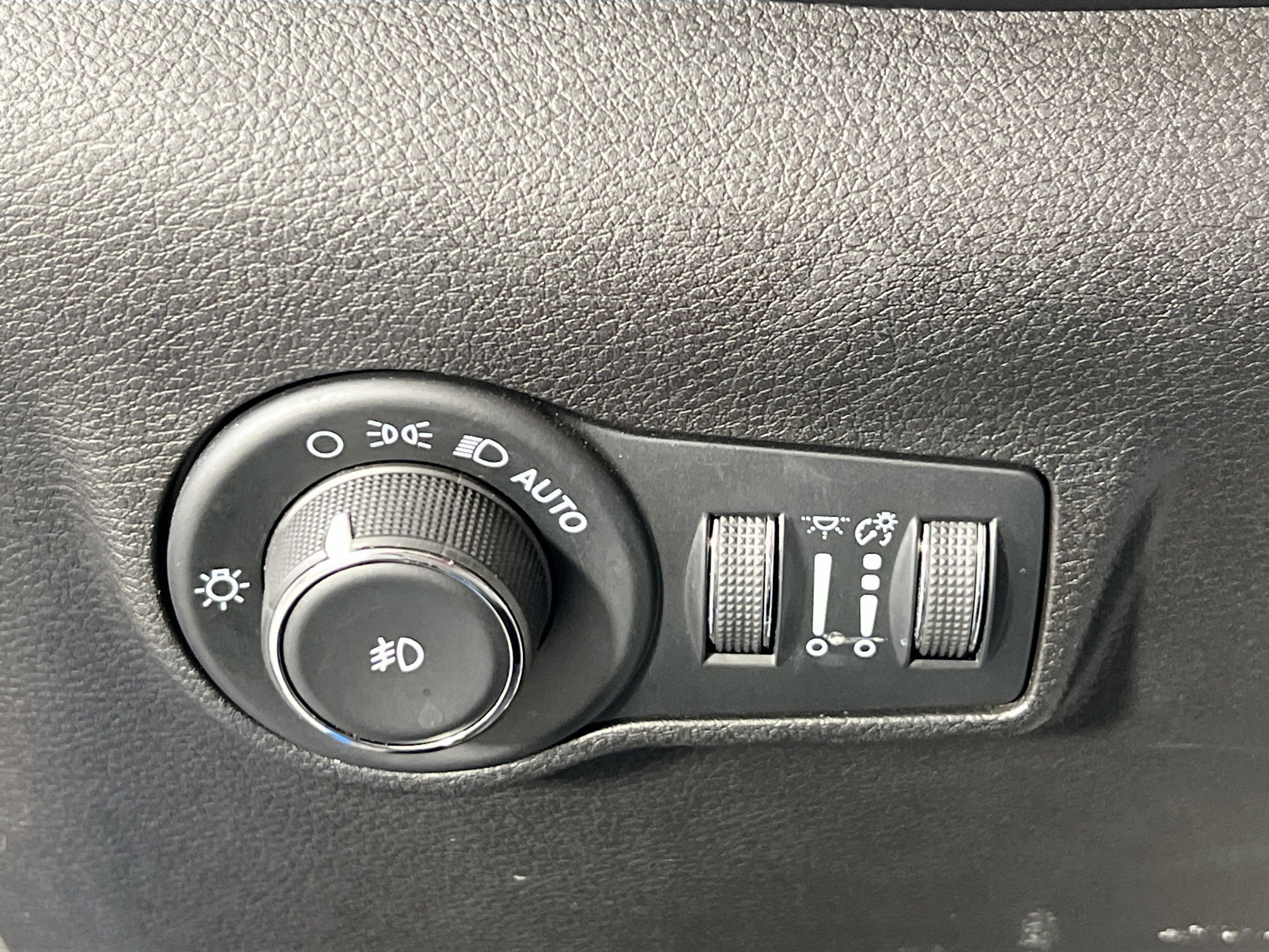 Used 2022 Jeep Compass Limited w/ Sun and Sound Group image 10