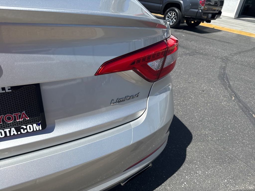 Used 2017 Hyundai Sonata Limited w/ Cargo Package FWD image 8