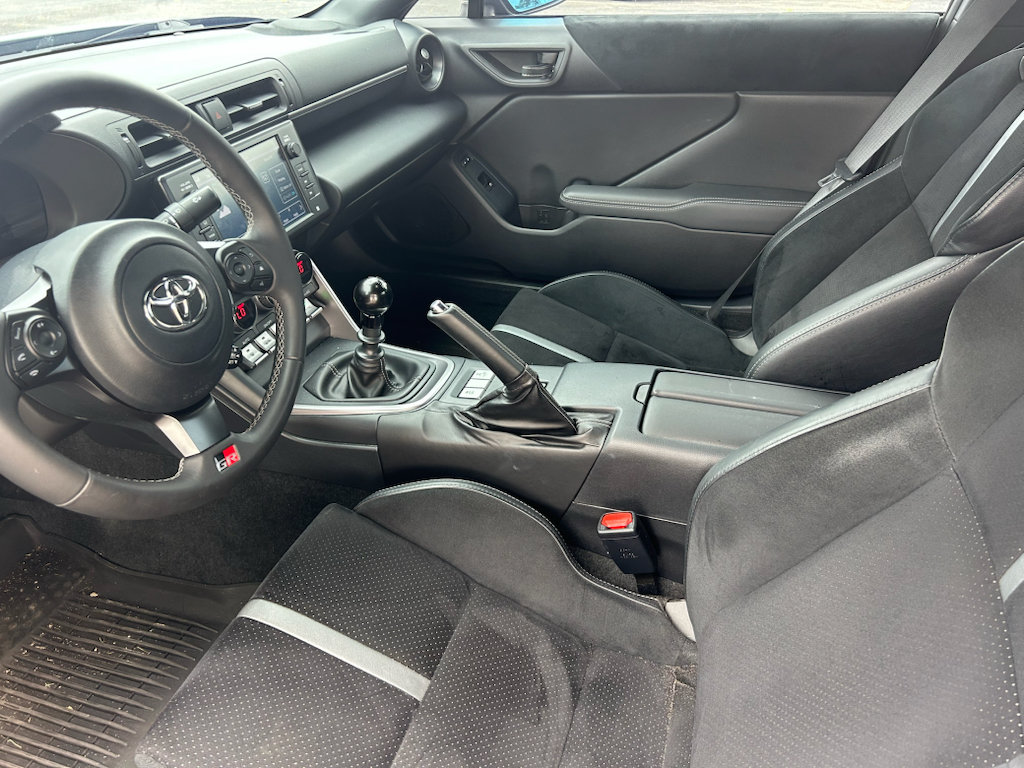 Used 2024 Toyota GR86 Premium RWD image 9