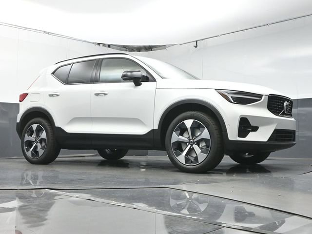 New 2026 Volvo XC40 B5 Plus w/ Protection Package Premier image 40