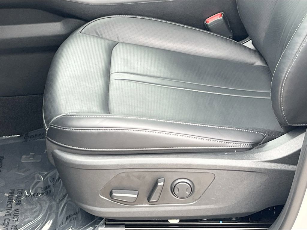 Certified 2025 Kia Sorento EX image 13