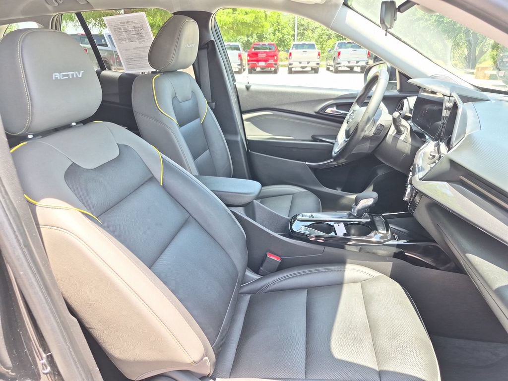 Used 2024 Chevrolet Trax ACTIV w/ Sunroof Package FWD image 39