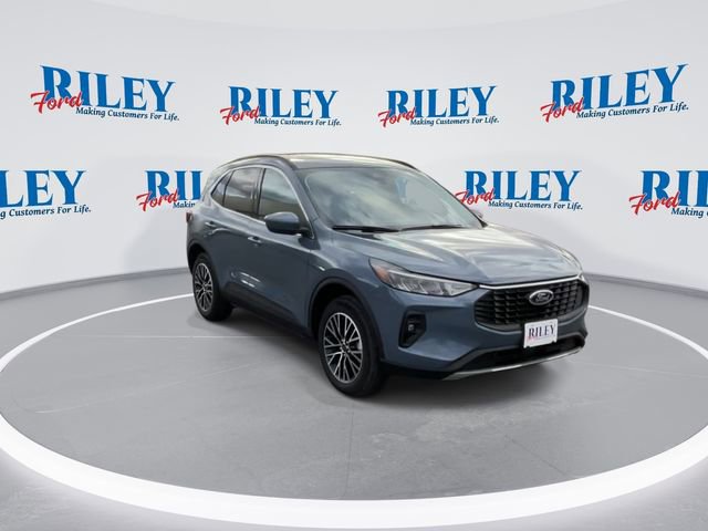 New 2025 Ford Escape SE image 2