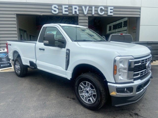 New 2025 Ford F350 4x4 Regular Cab Super Duty image 4