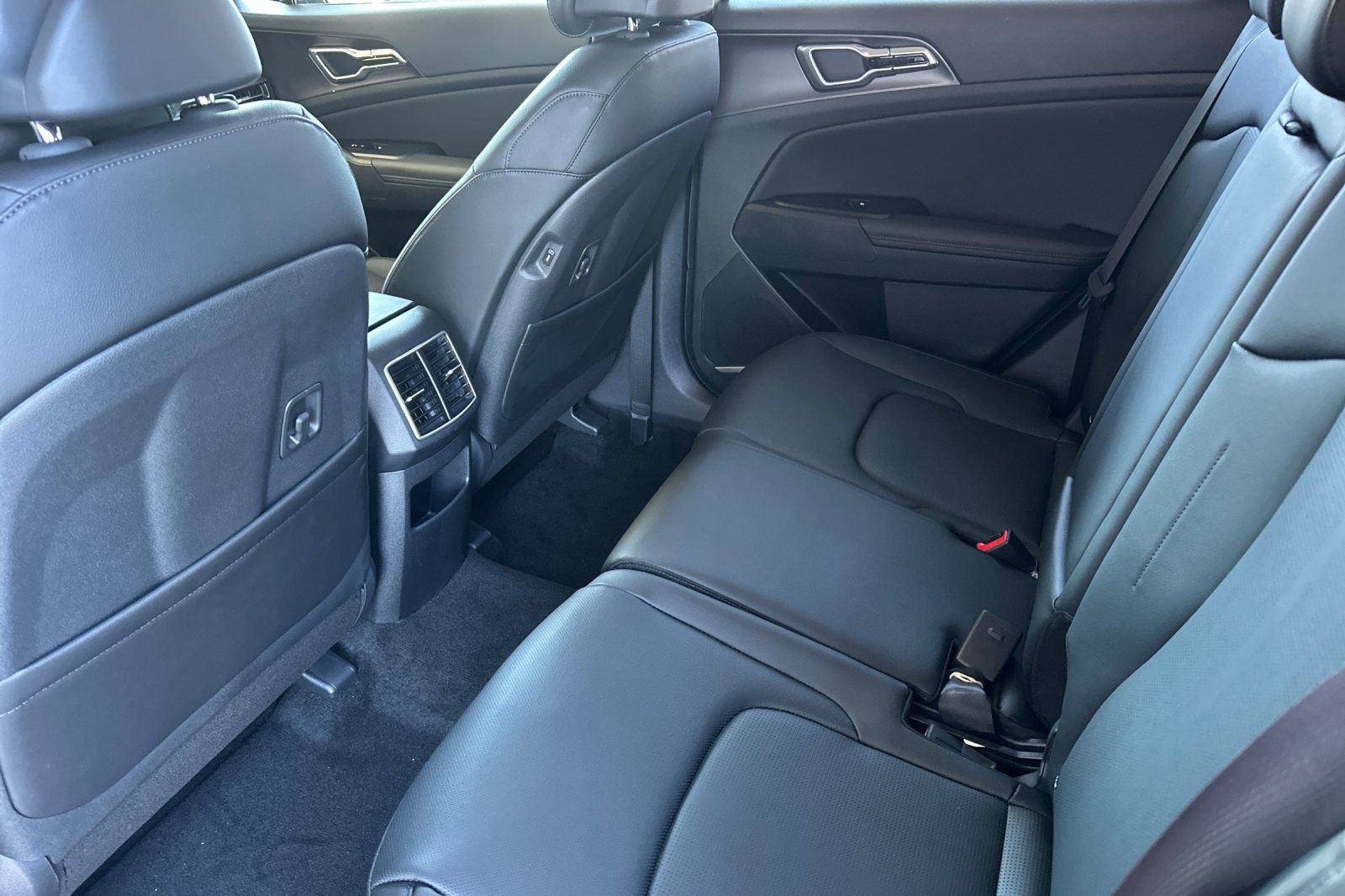 New 2026 Kia Sportage EX FWD image 12