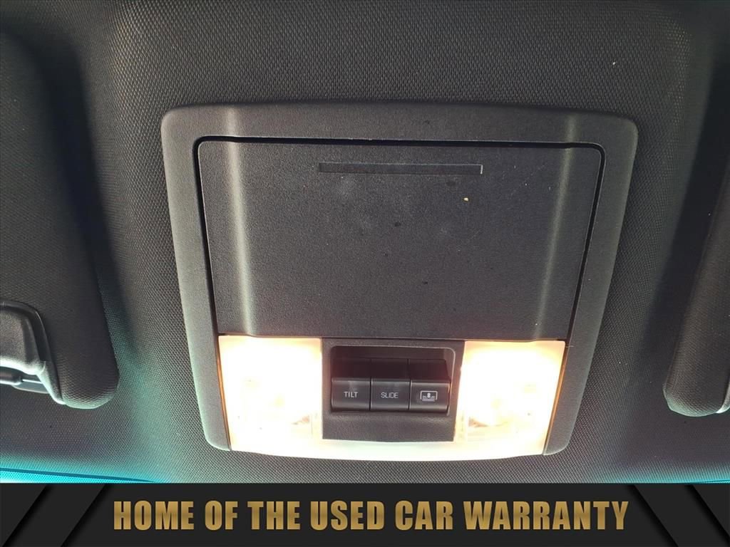 Used 2016 Ford Explorer XLT w/ Equipment Group 202A image 25