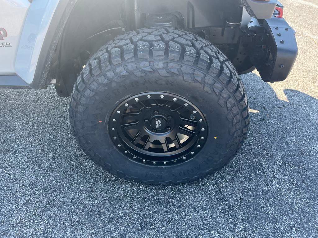 Used 2022 Jeep Wrangler Unlimited Rubicon w/ Steel Bumper Group image 21