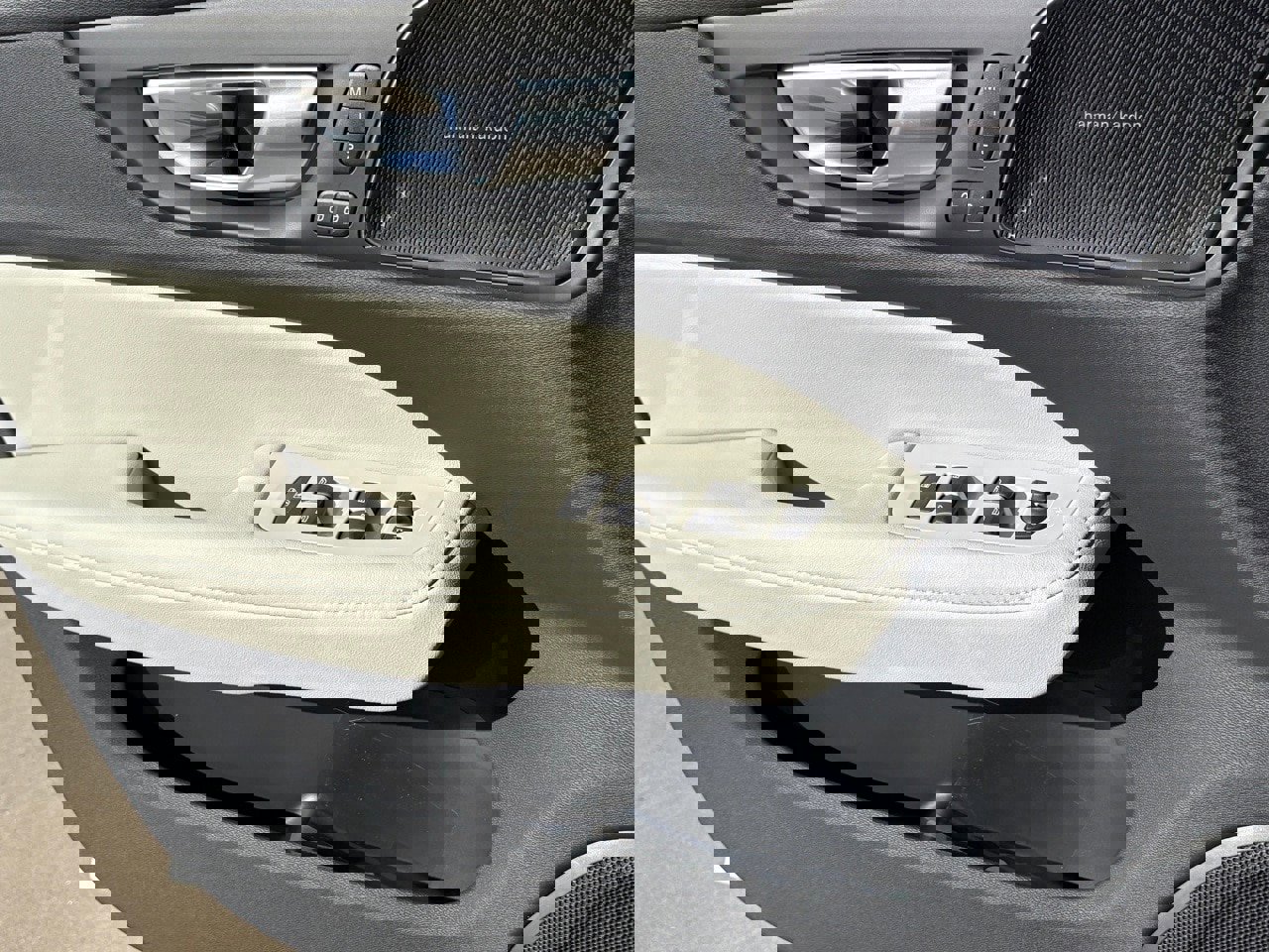 New 2026 Volvo V60 B5 Cross Country Ultra w/ Protection Package Premier image 17