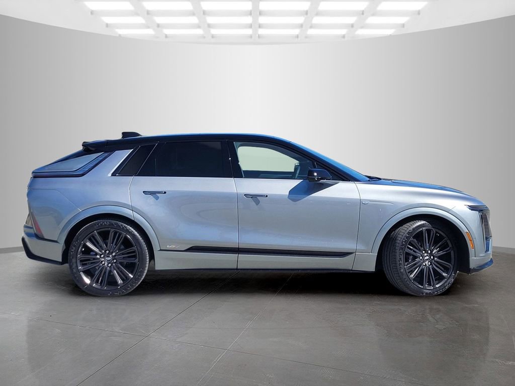 New 2026 Cadillac Lyriq V image 4