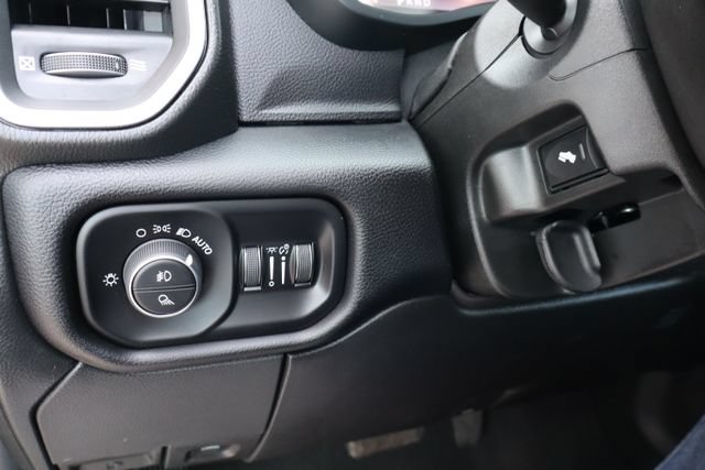 Used 2025 RAM 3500 Laramie AWD/4WD image 21