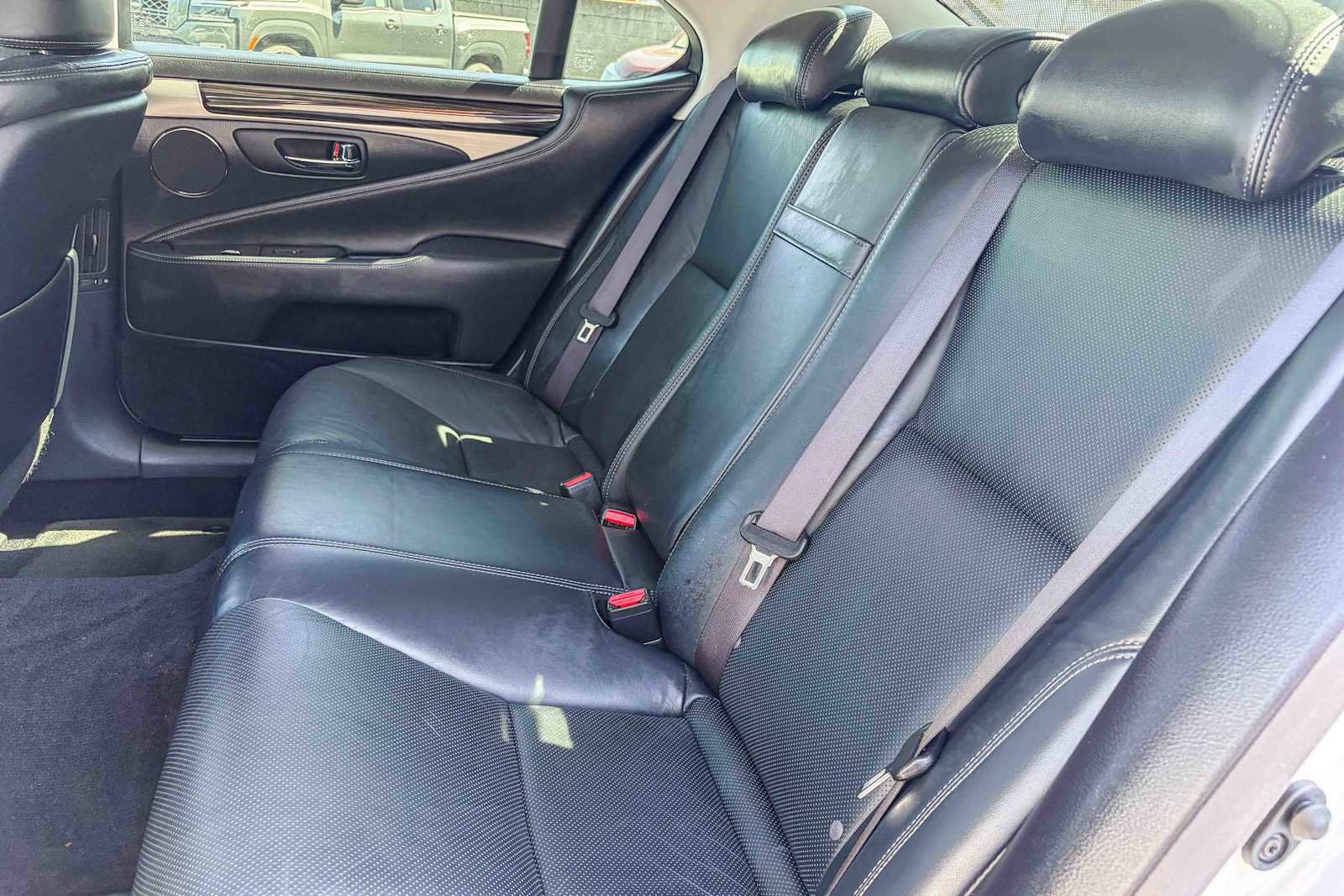 Used 2017 Lexus LS 460 w/ Comfort Package image 18