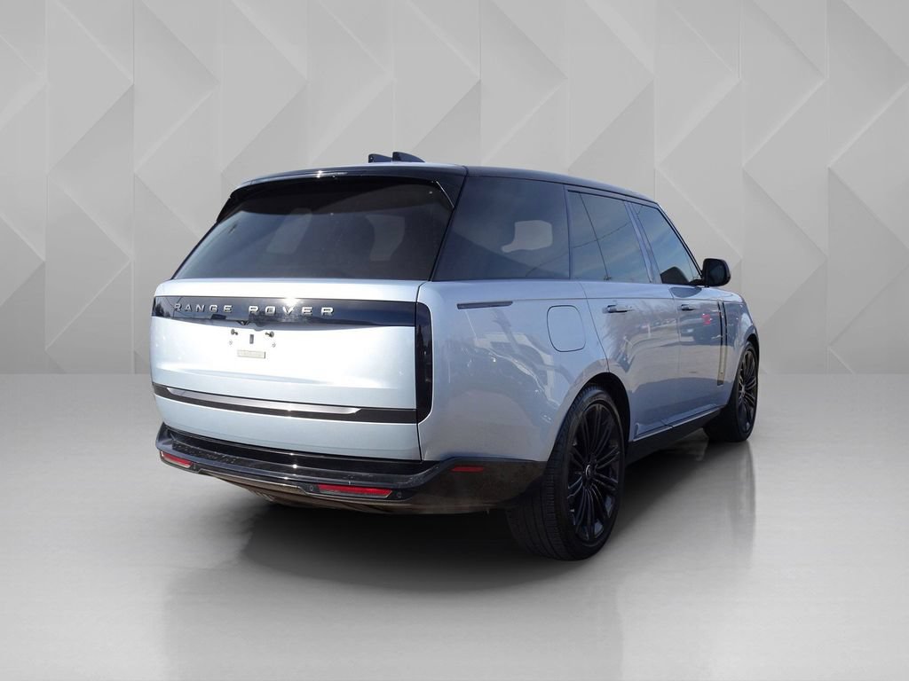 Used 2024 Land Rover Range Rover SE AWD/4WD image 5