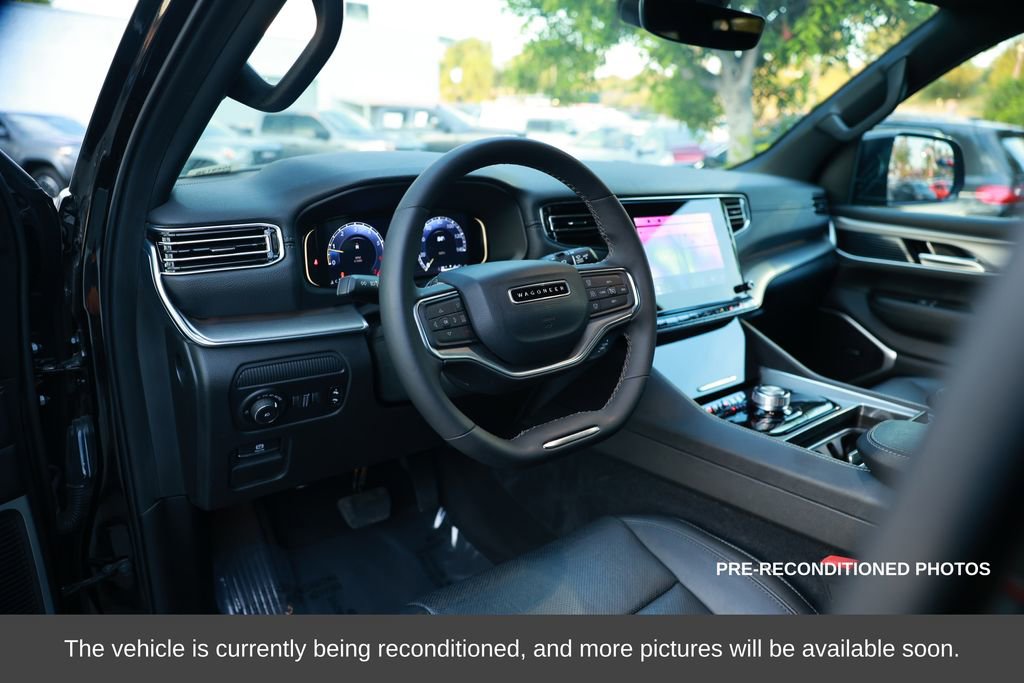 Used 2024 Jeep Wagoneer Series II image 16