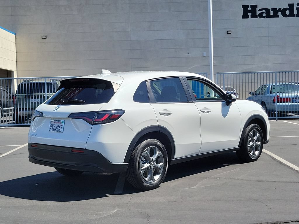 Certified 2027 Honda HR-V LX image 5