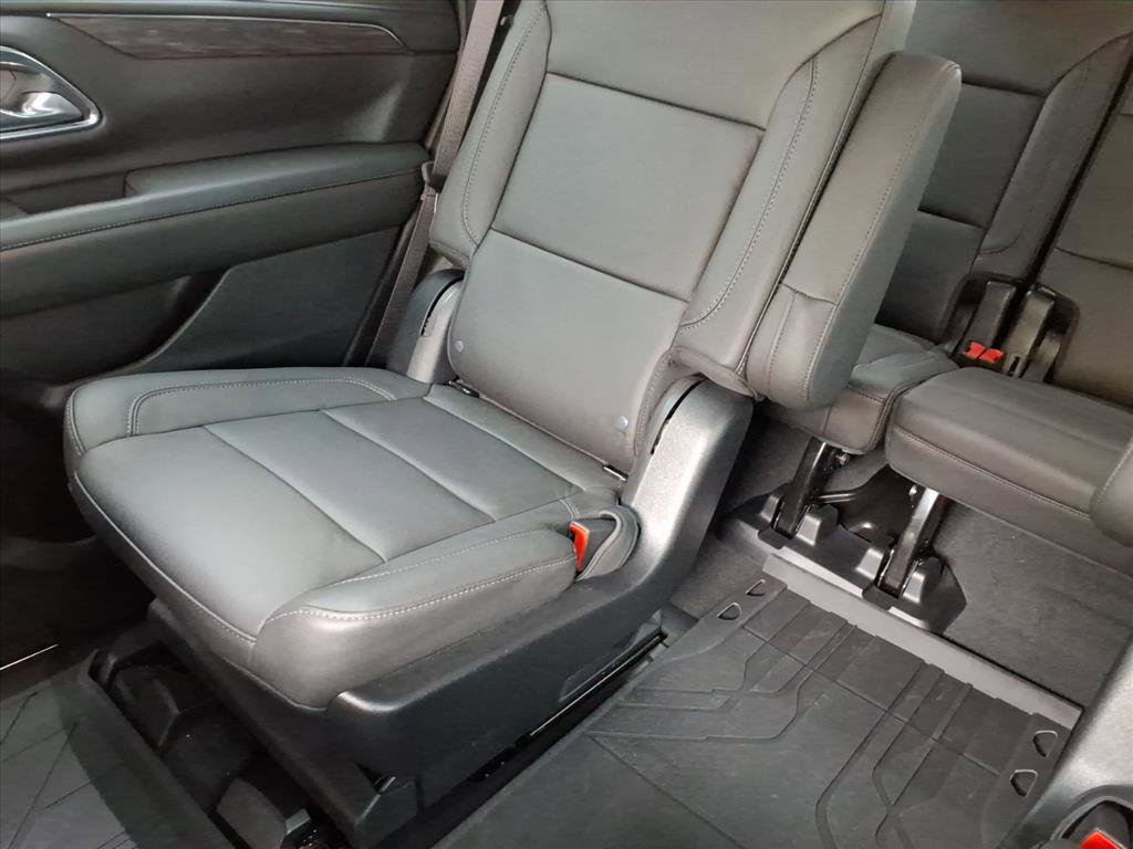 Used 2024 Chevrolet Tahoe LT w/ Luxury Package RWD image 22