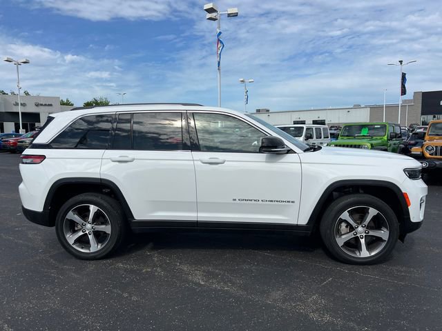 Certified 2023 Jeep Grand Cherokee Limited w/ Luxury Tech Group II AWD/4WD image 9