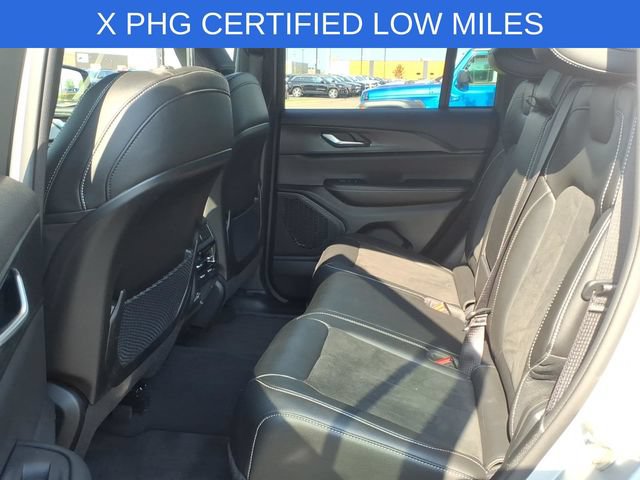 Used 2023 Jeep Grand Cherokee Altitude AWD/4WD image 13