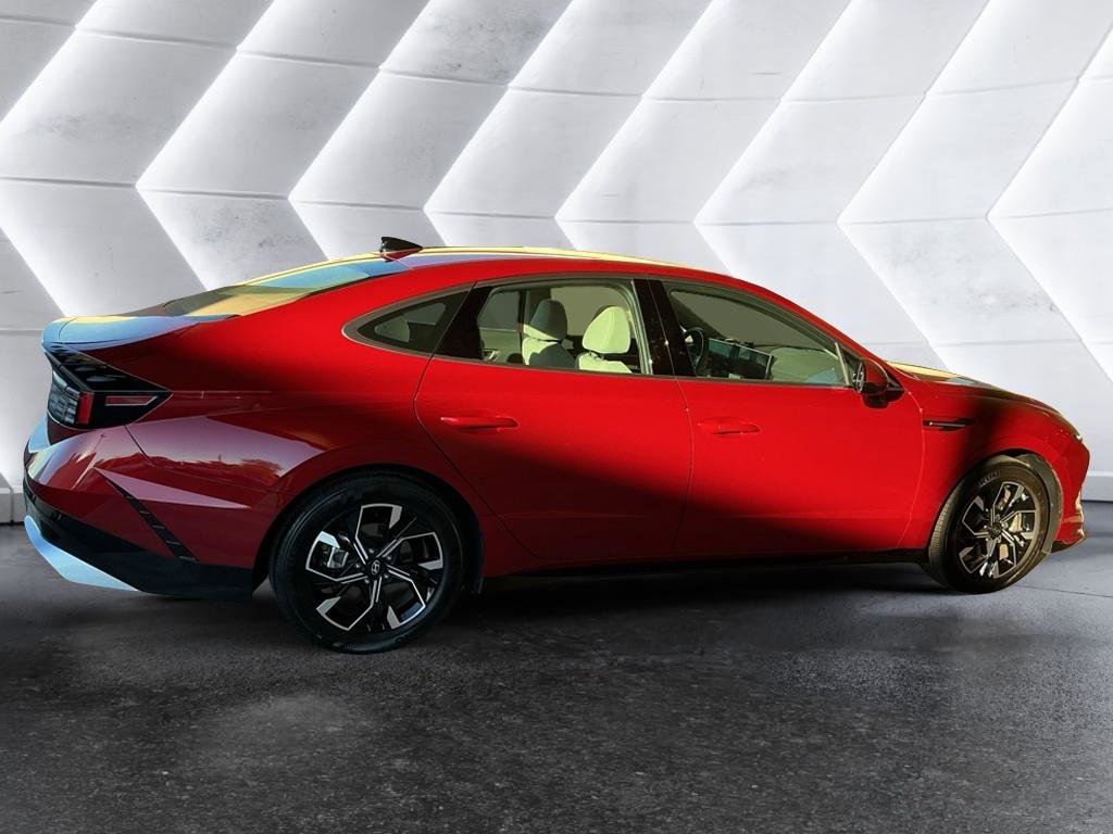 Certified 2025 Hyundai Sonata SEL image 4