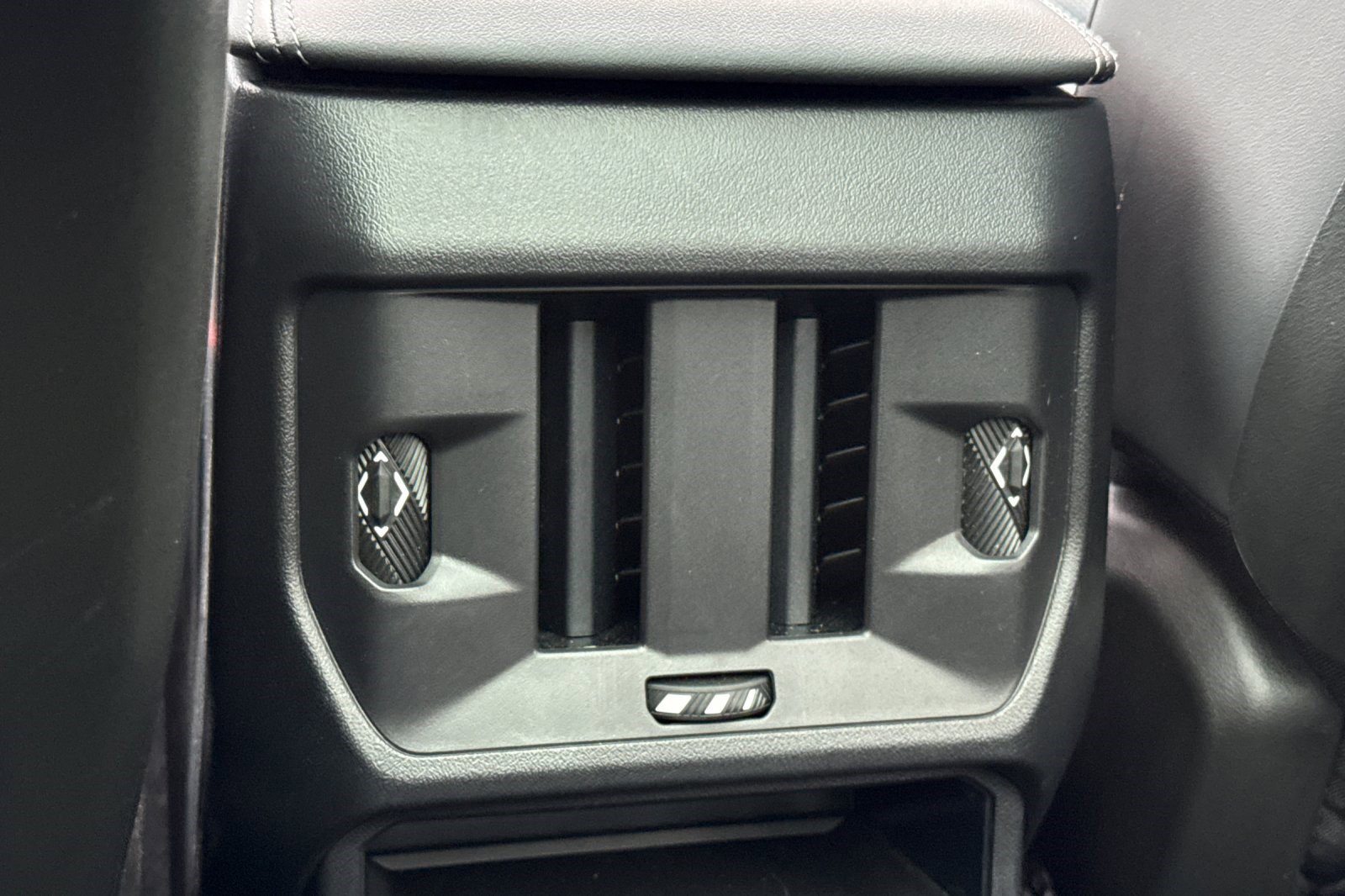 Used 2025 BMW X3 xDrive30i w/ Premium Package image 16