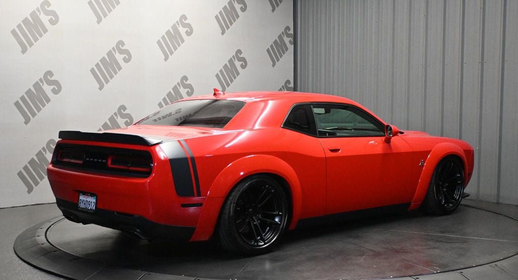 Used 2015 Dodge Challenger R/T Scat Pack w/ Leather Interior Group RWD image 5