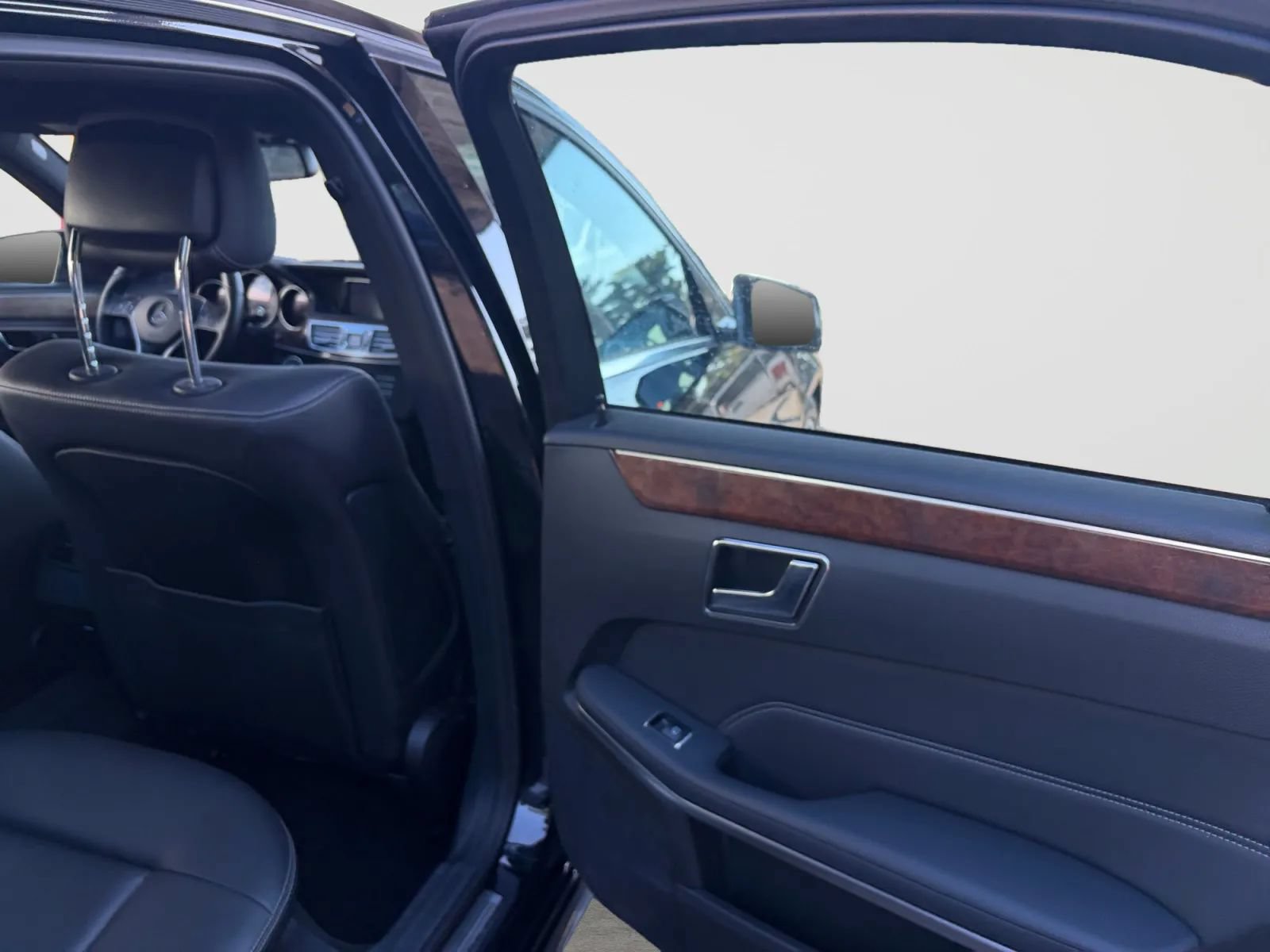 Used 2016 Mercedes-Benz E 350 4MATIC Sedan image 17
