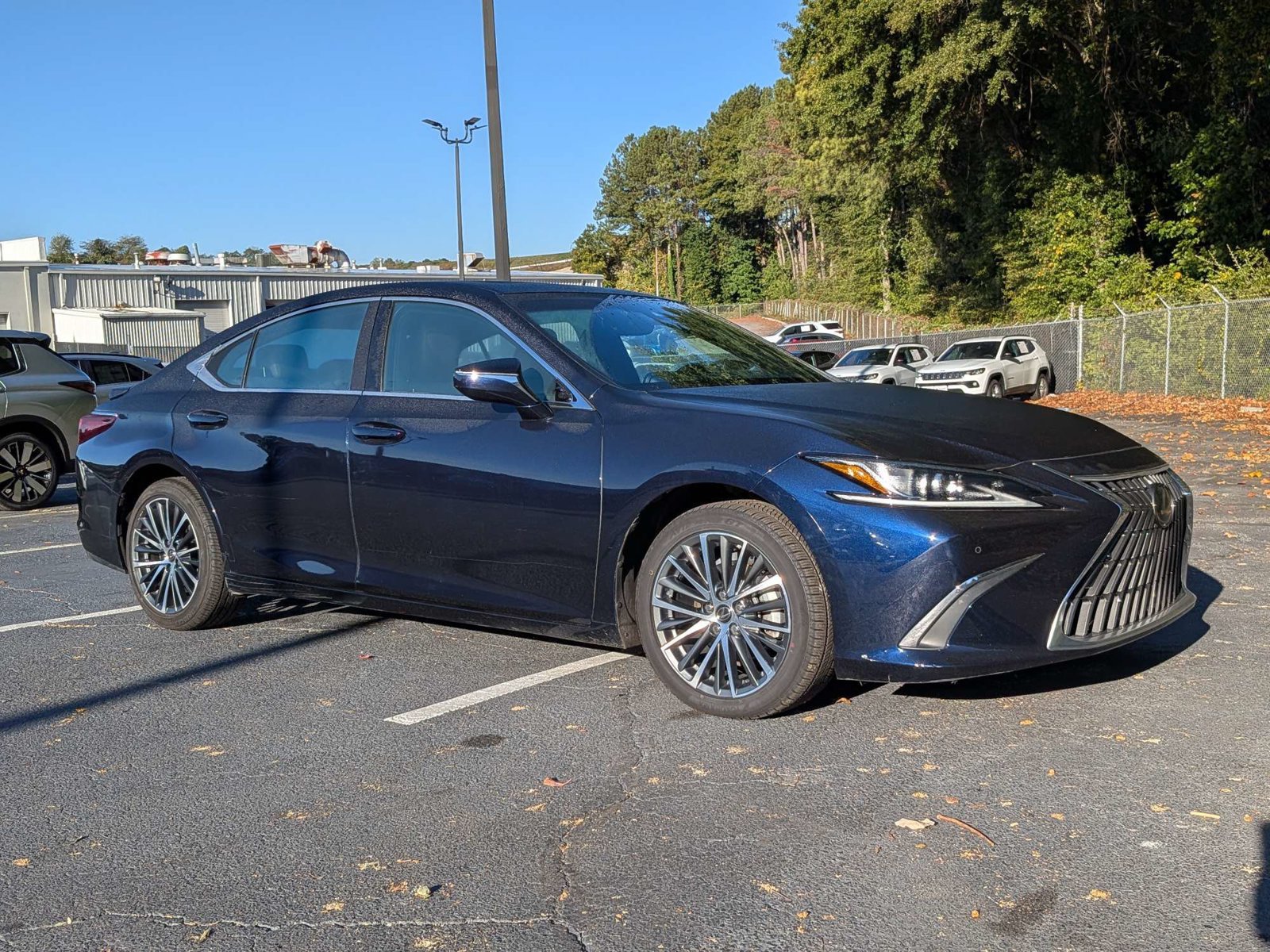 Used 2022 Lexus ES 350 w/ Premium Package FWD image 2