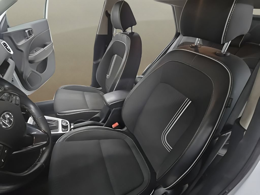 Used 2022 Hyundai Venue Limited FWD image 14