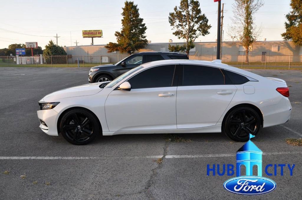 Used 2020 Honda Accord Sport image 2