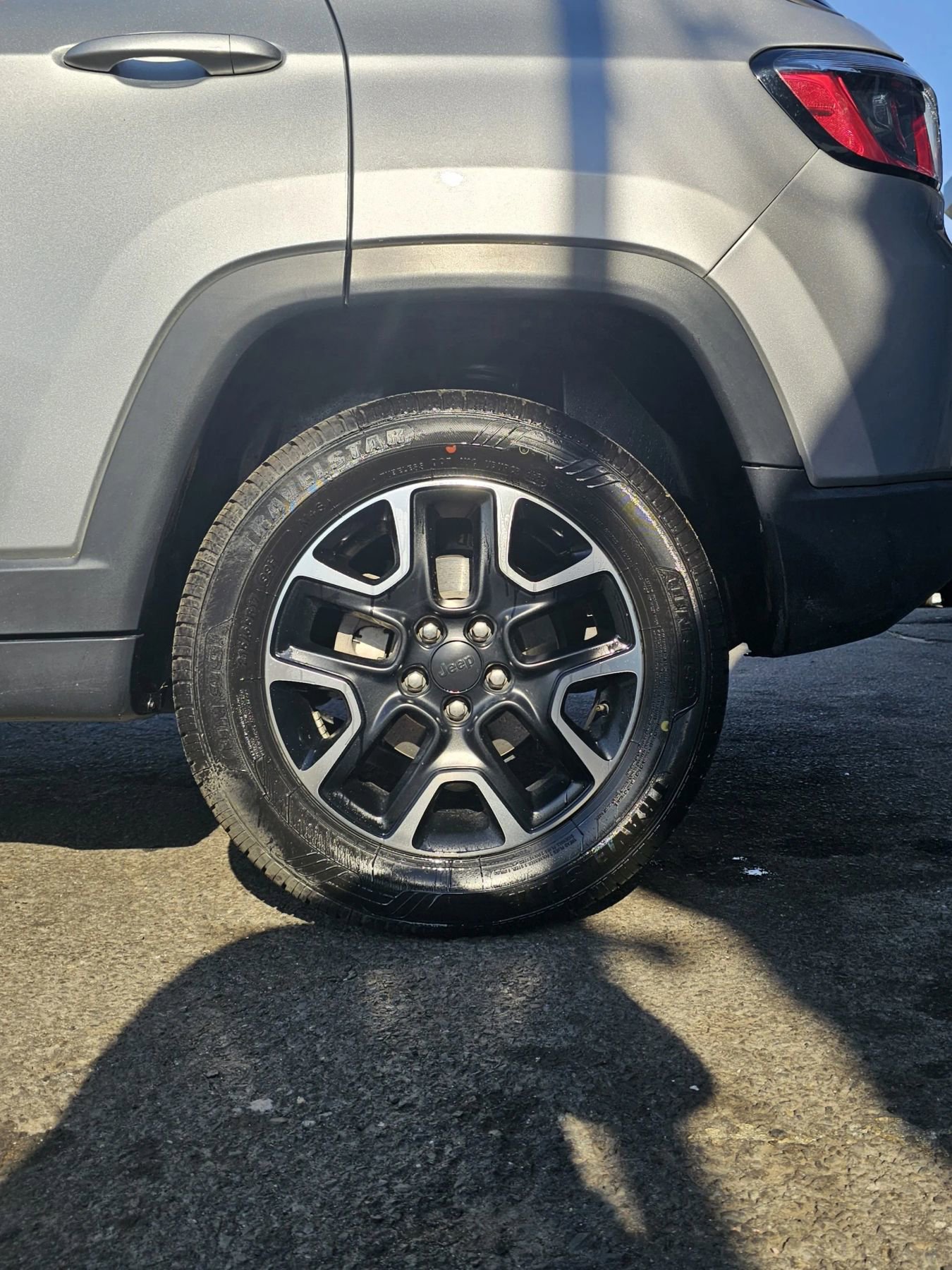 Used 2020 Jeep Compass Trailhawk AWD/4WD image 6