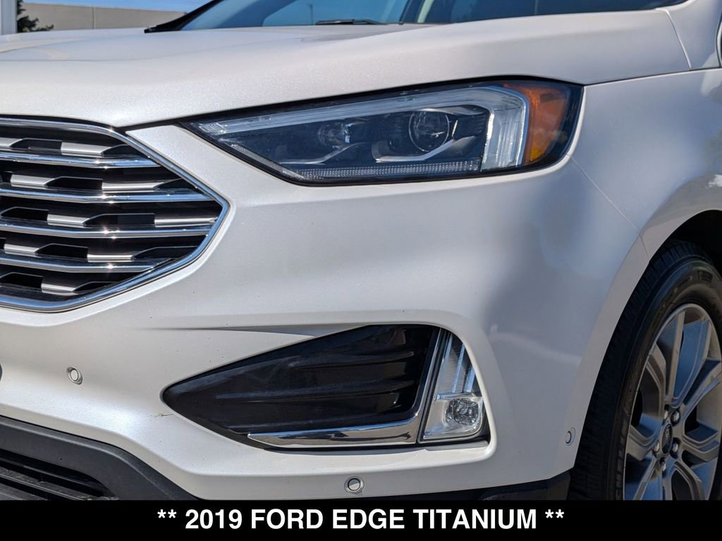 Used 2019 Ford Edge Titanium w/ Equipment Group 301A AWD/4WD image 17