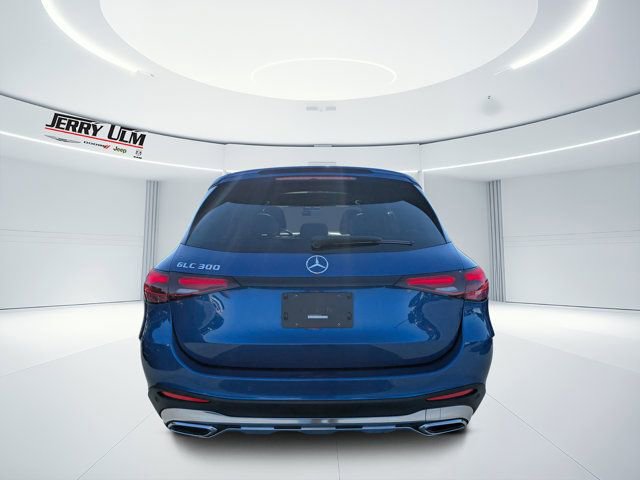 Used 2023 Mercedes-Benz GLC 300 w/ AMG Line image 4