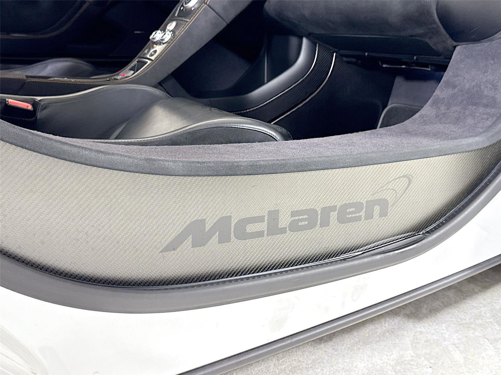 Used 2016 McLaren 675LT Base image 29