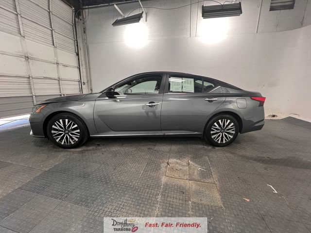 Used 2025 Nissan Altima 2.5 SV FWD image 6