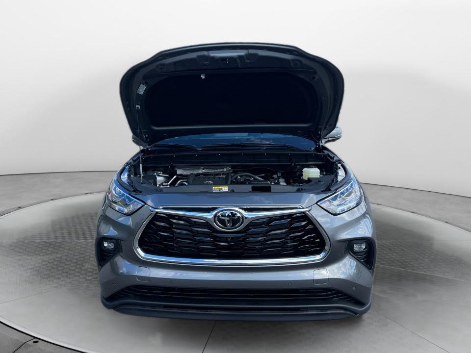 New 2026 Toyota Highlander Limited AWD/4WD image 12