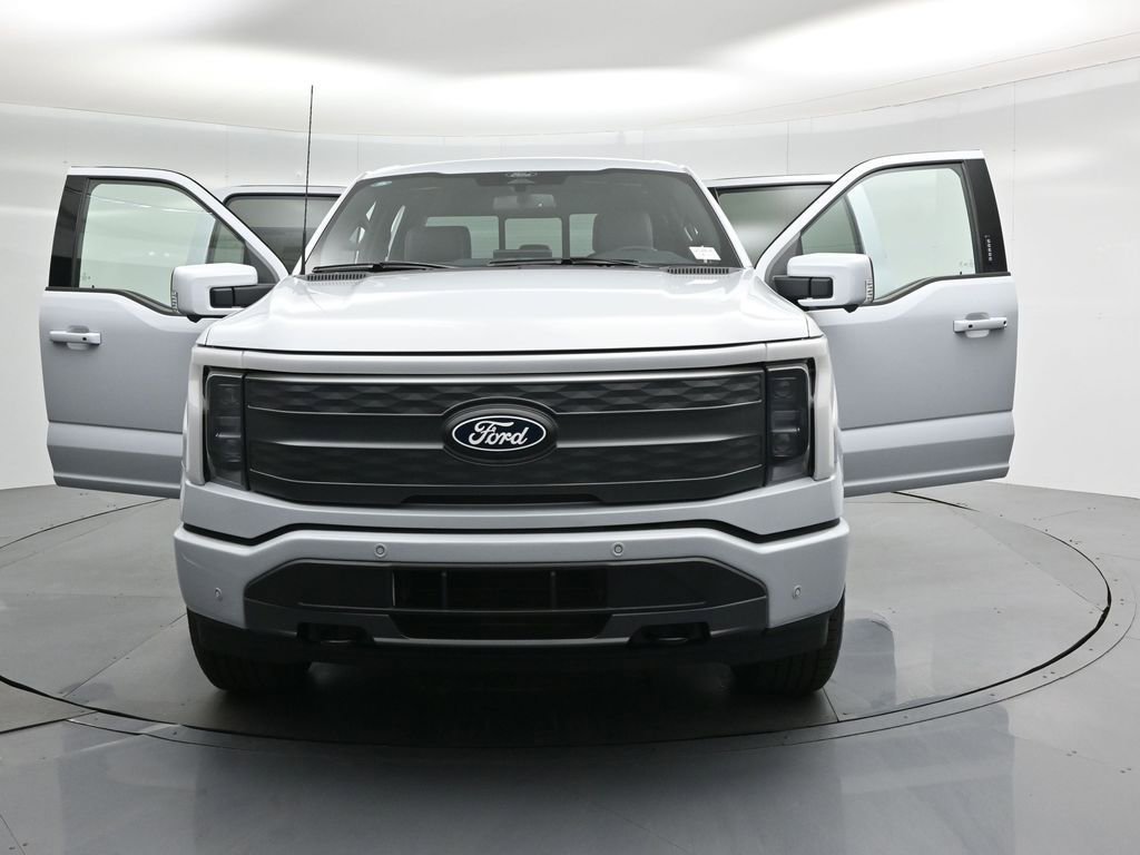 New 2025 Ford F150 Lightning Lariat image 31