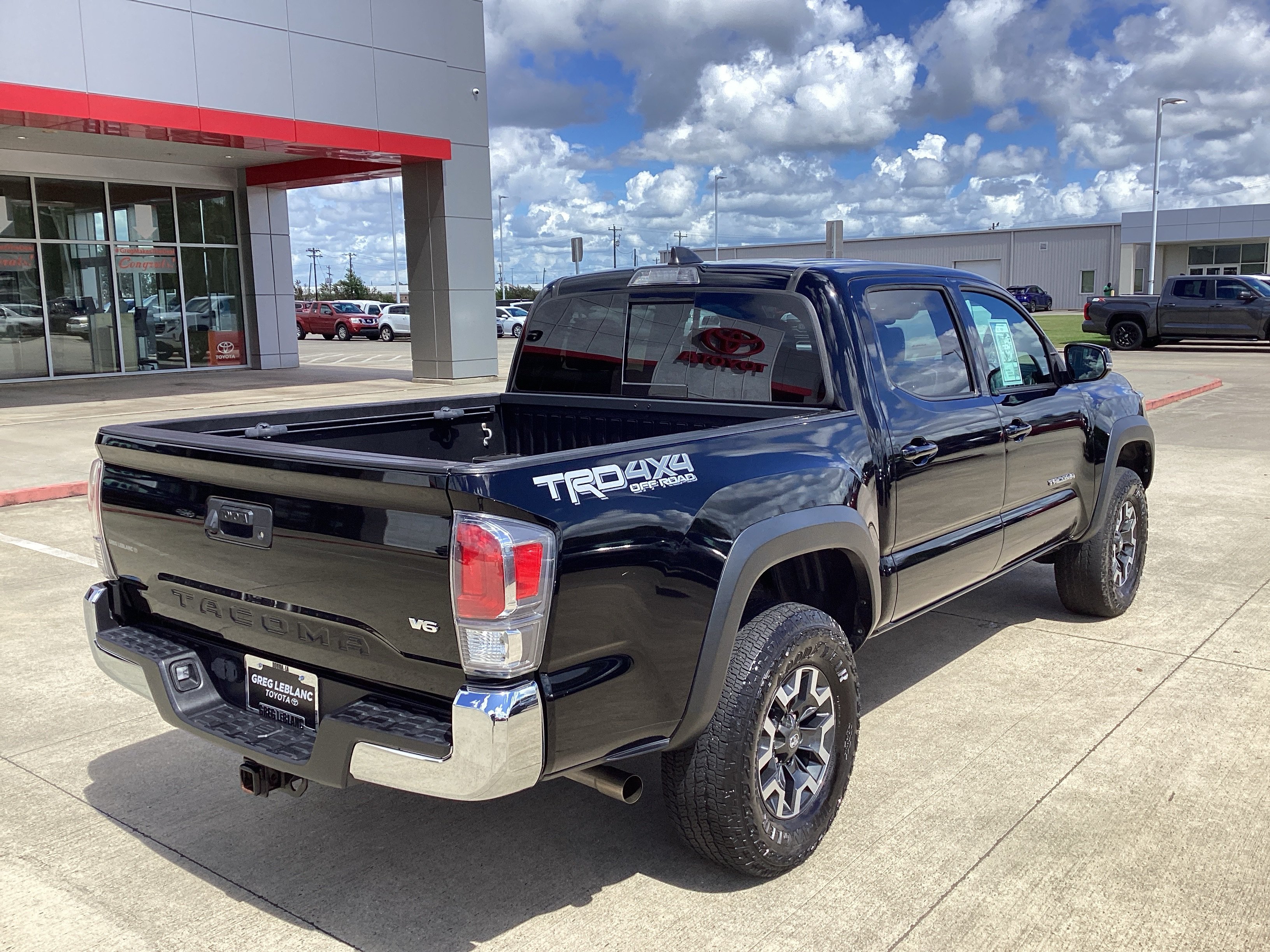 Used 2023 Toyota Tacoma TRD Off-Road AWD/4WD image 7