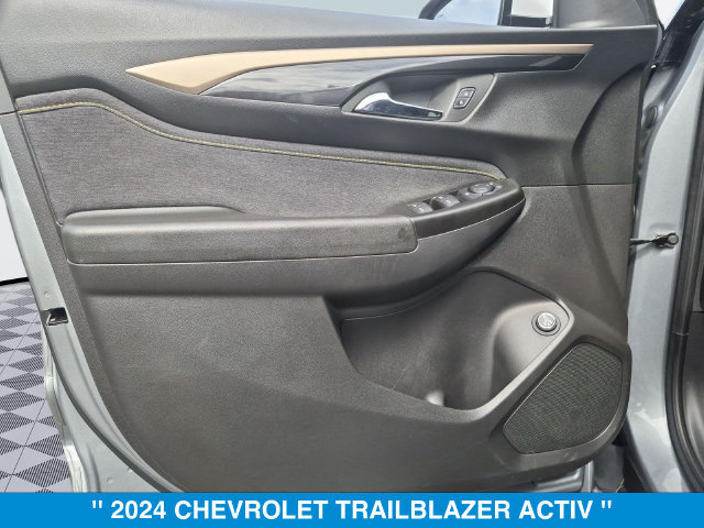 Used 2024 Chevrolet TrailBlazer ACTIV w/ Convenience Package AWD/4WD image 12