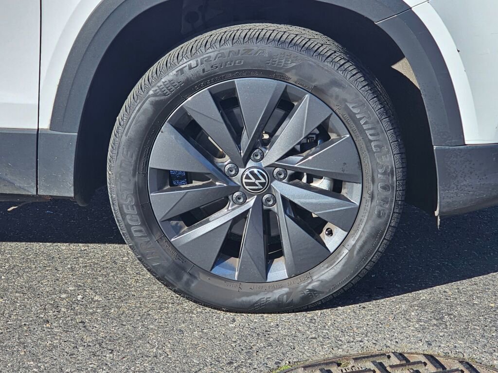 Used 2022 Volkswagen Taos S w/ IQ Drive S Package image 9