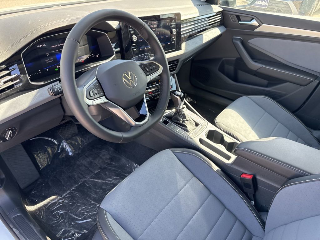 New 2025 Volkswagen Jetta SE image 10