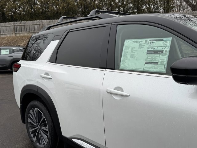 New 2026 Nissan Pathfinder Platinum w/ Cargo Package image 9