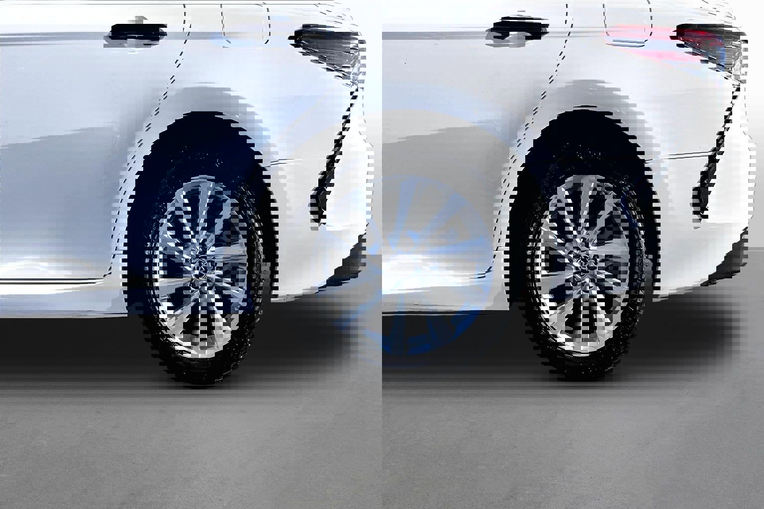 Used 2021 Toyota Camry LE w/ Carpet Mat Package (TMS) image 7